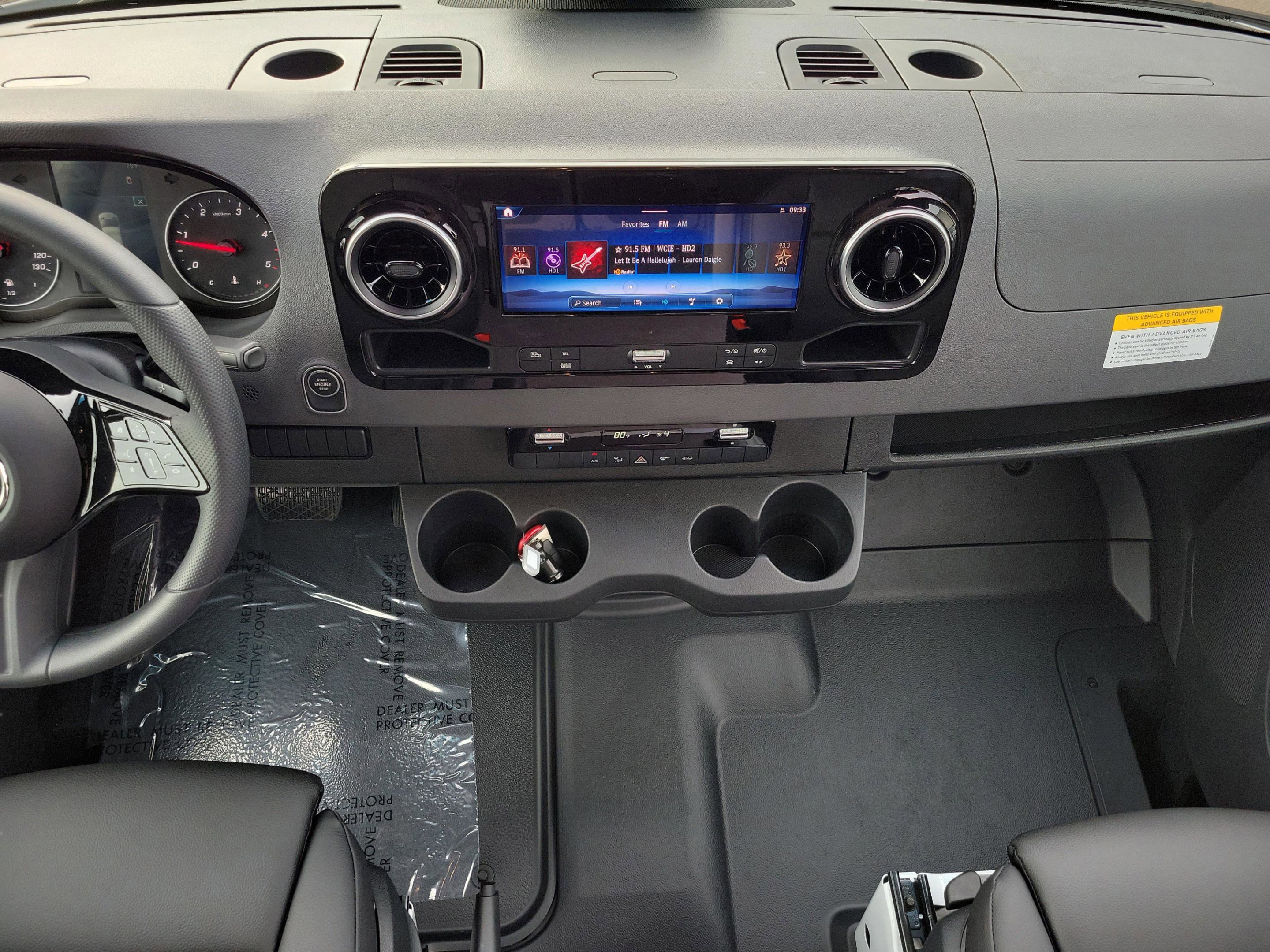 Used 2025 Mercedes-Benz Sprinter 2500 image 8