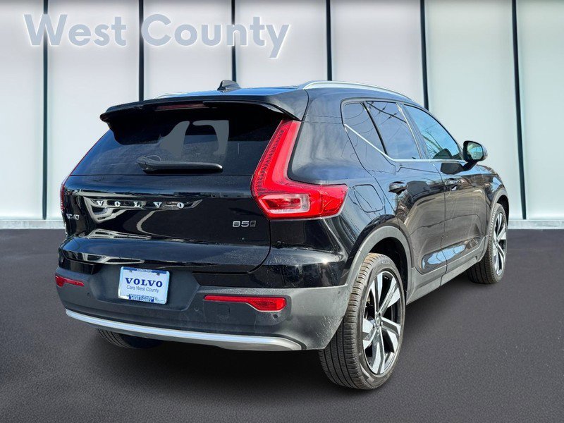 Certified 2023 Volvo XC40 B5 Ultimate w/ Protection Package Premier image 4
