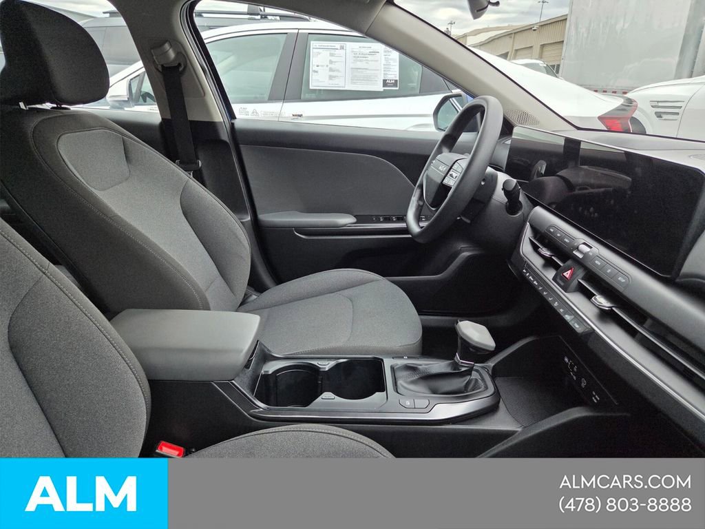 Used 2025 Kia K4 FWD image 15