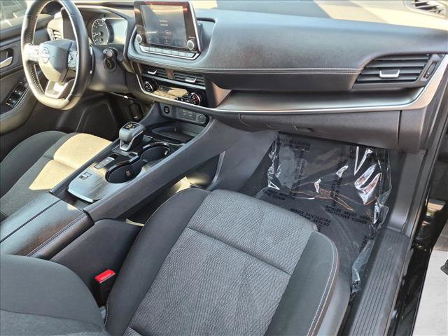 Used 2025 Nissan Rogue SV FWD image 21