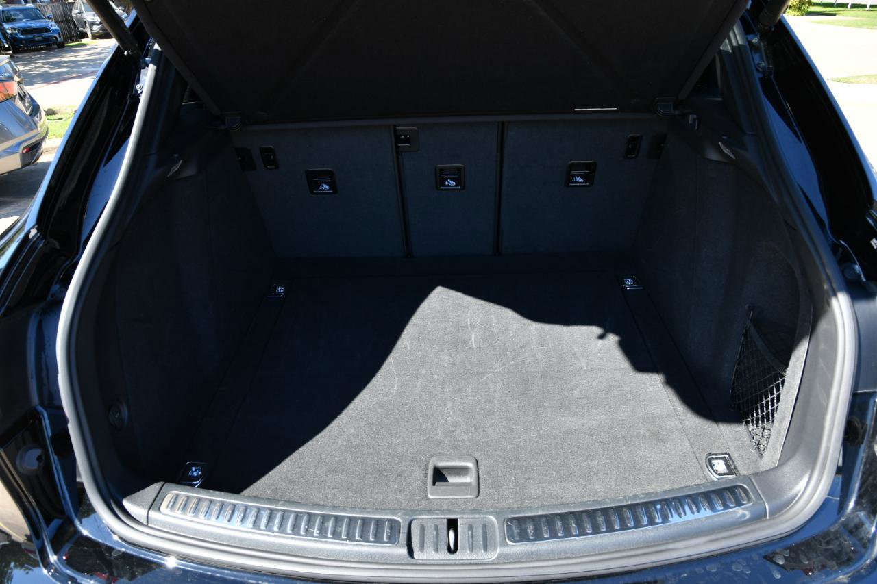 Used 2024 Porsche Macan image 30