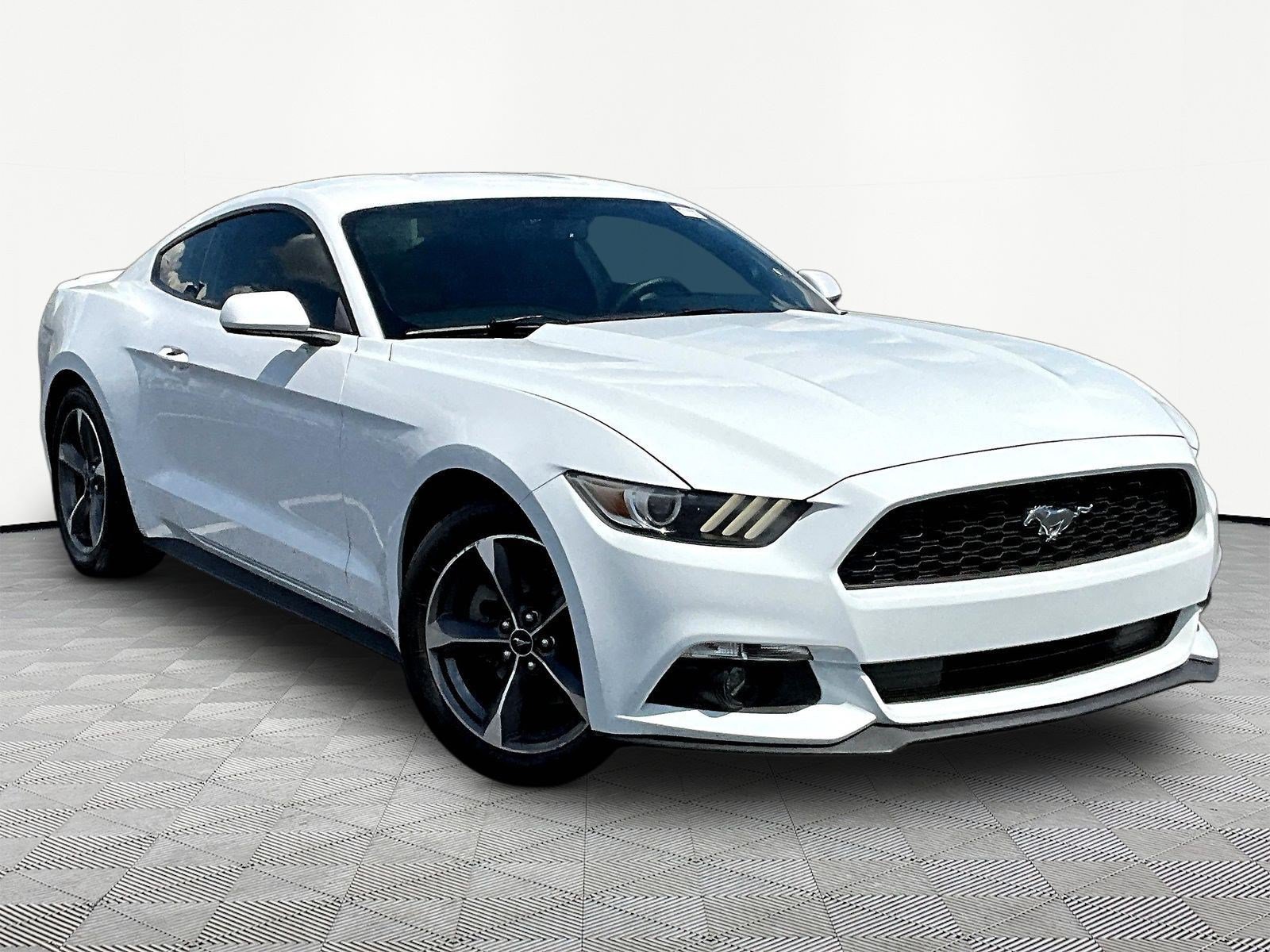 Used 2015 Ford Mustang Coupe w/ Equipment Group 051A RWD image 3