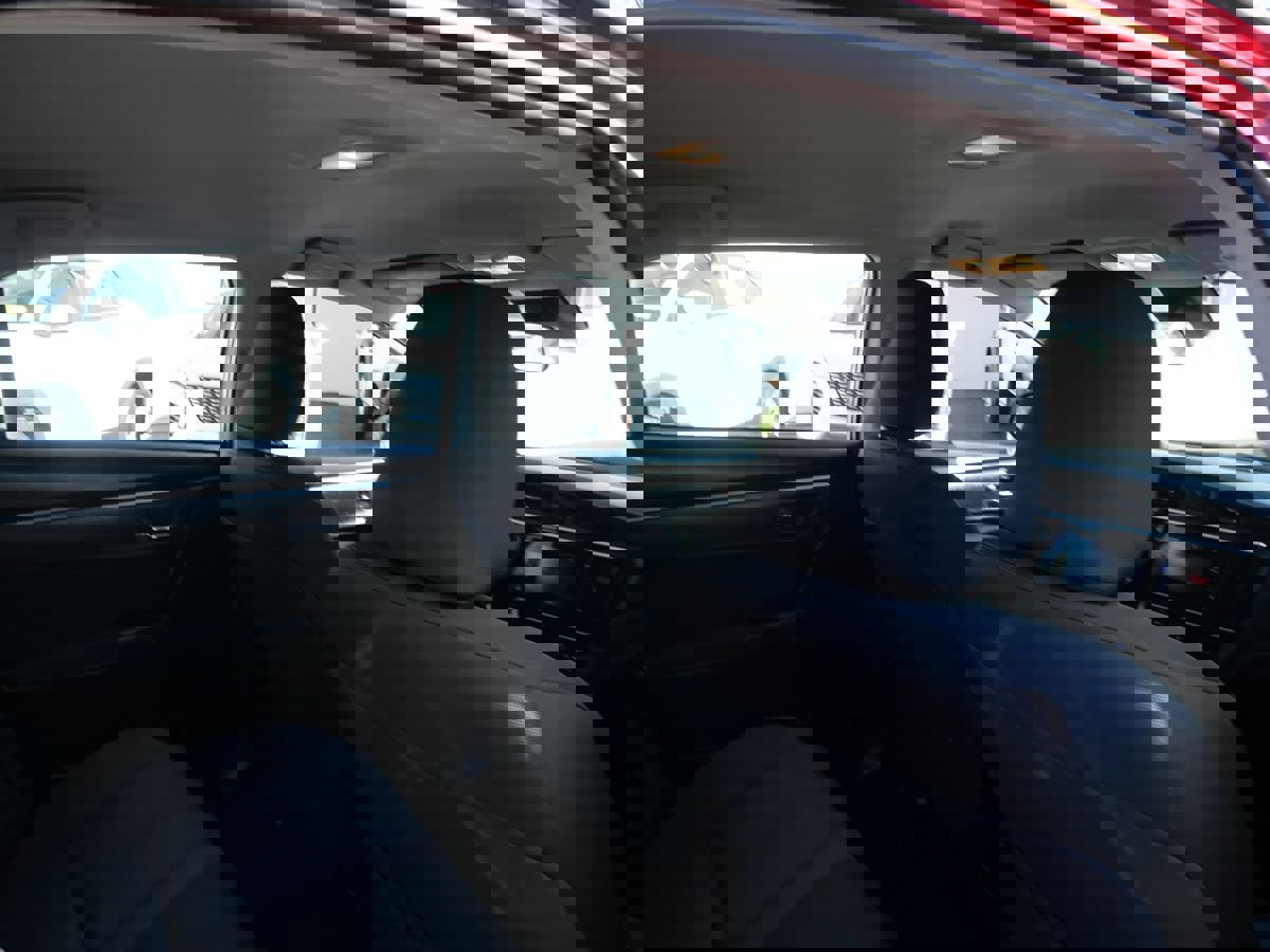 Used 2018 Toyota Corolla LE w/ Carpet Mat Package (TMS) image 23