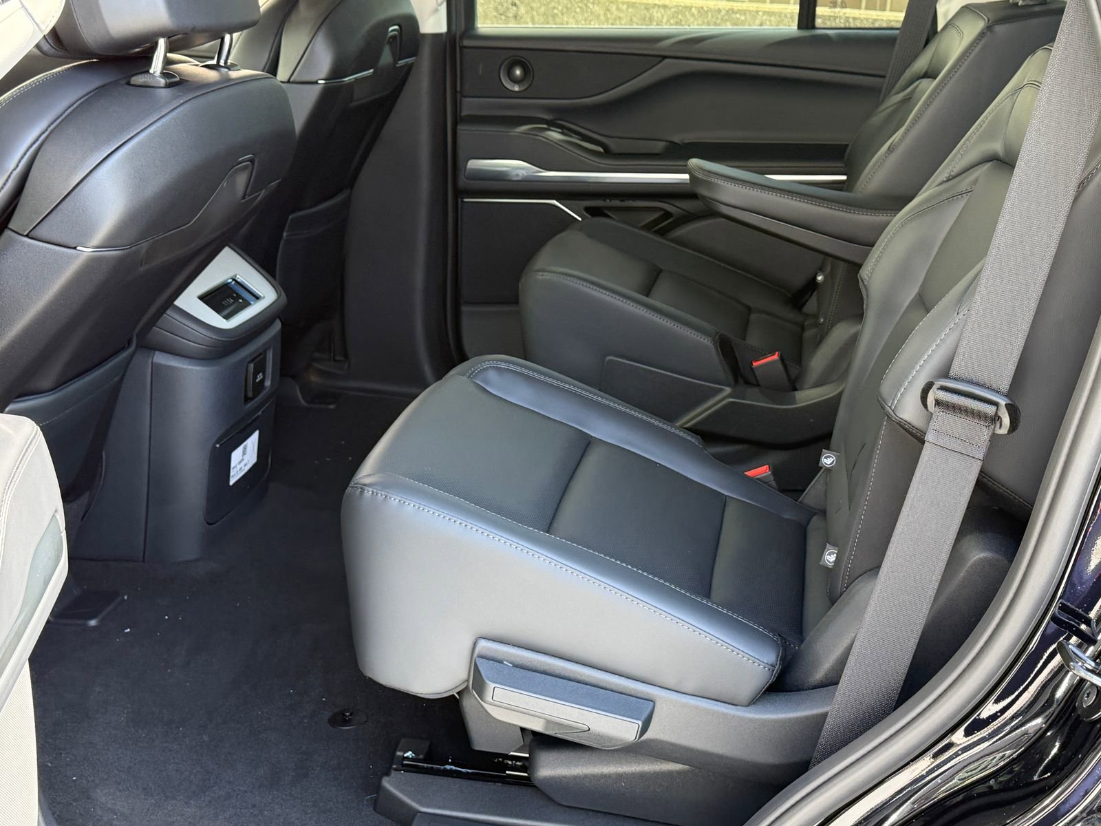 New 2026 Lincoln Navigator Premiere image 19