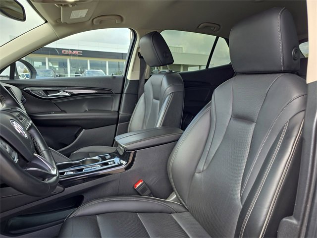 Used 2023 Buick Envision Essence image 5