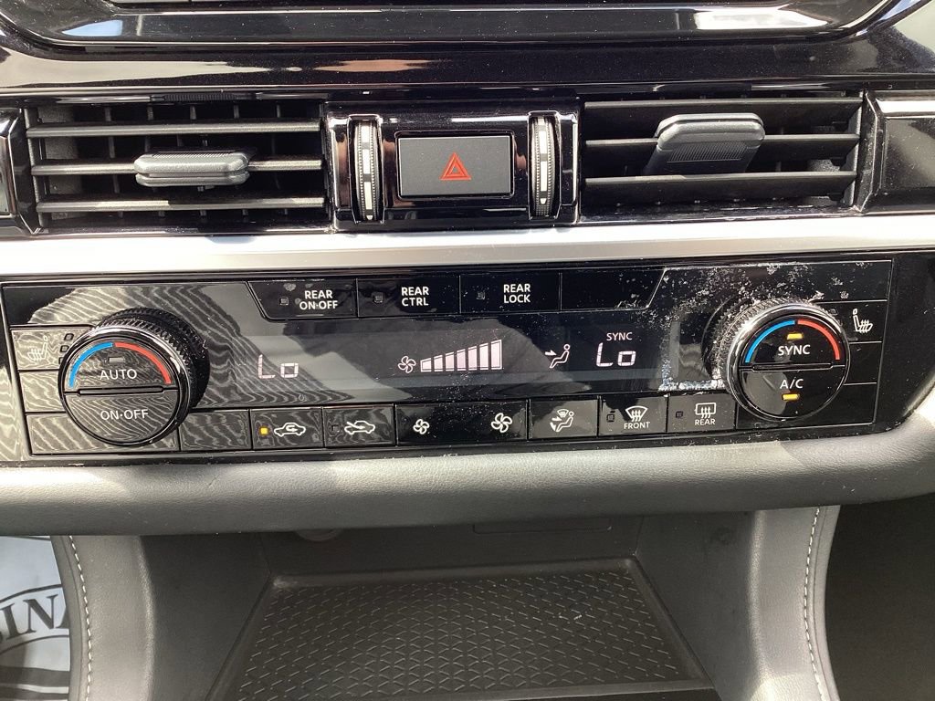 Used 2025 Nissan Pathfinder SV AWD/4WD image 21