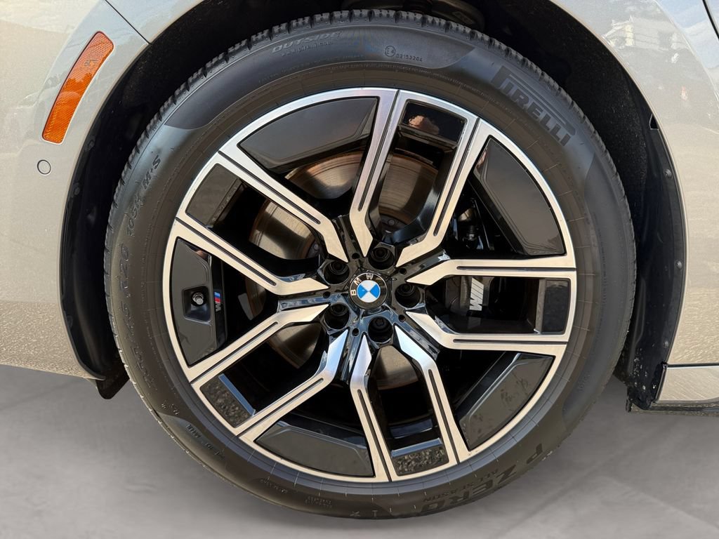 Used 2026 BMW 750e xDrive AWD/4WD image 14
