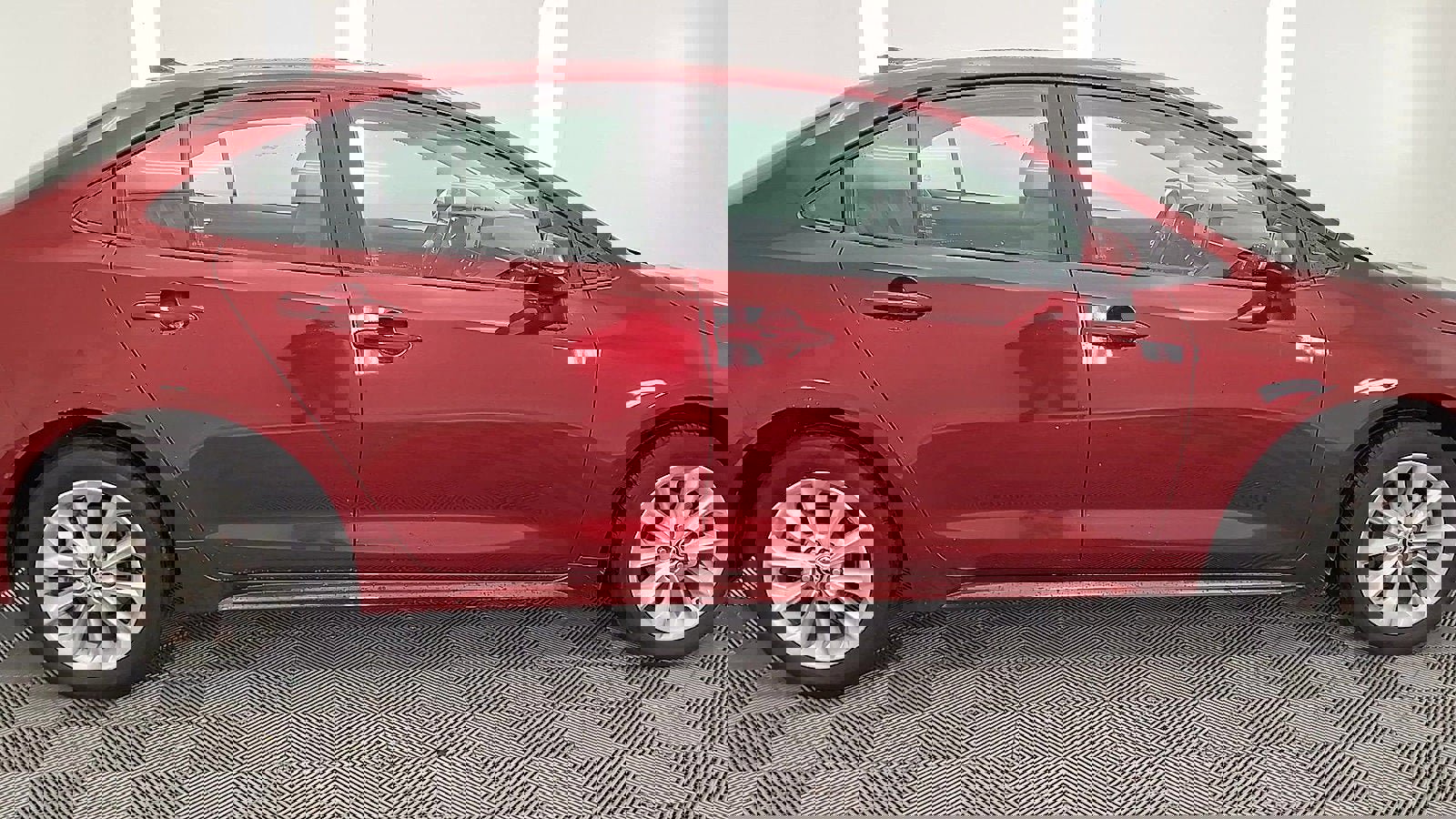 Used 2022 Toyota Corolla LE image 5