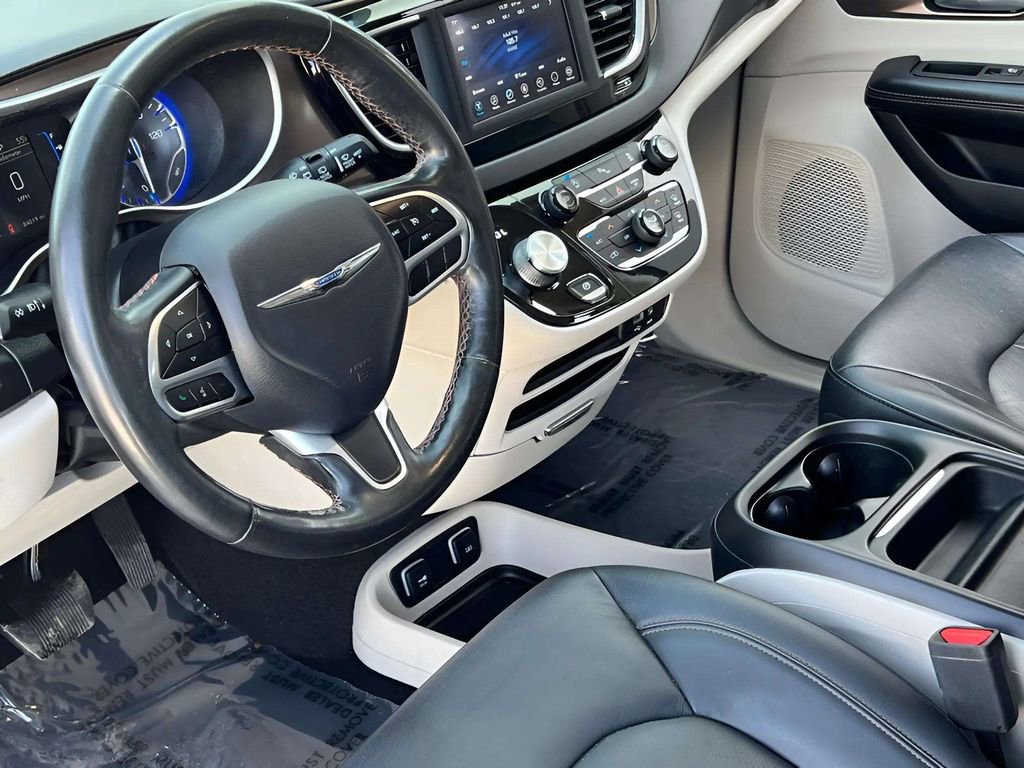 Used 2019 Chrysler Pacifica Touring-L FWD image 8