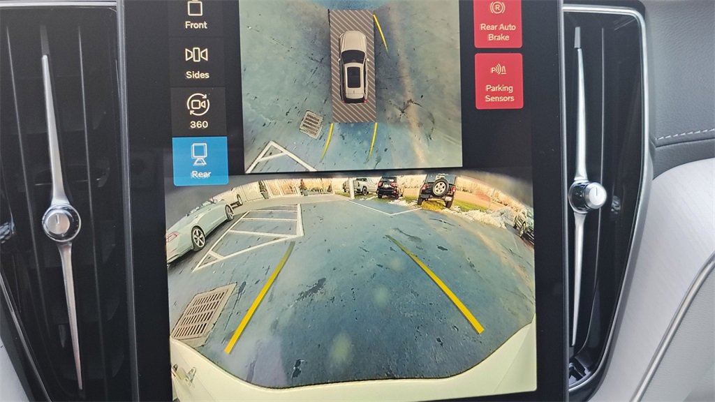 New 2026 Volvo XC60 B5 Ultra w/ Climate Package image 22