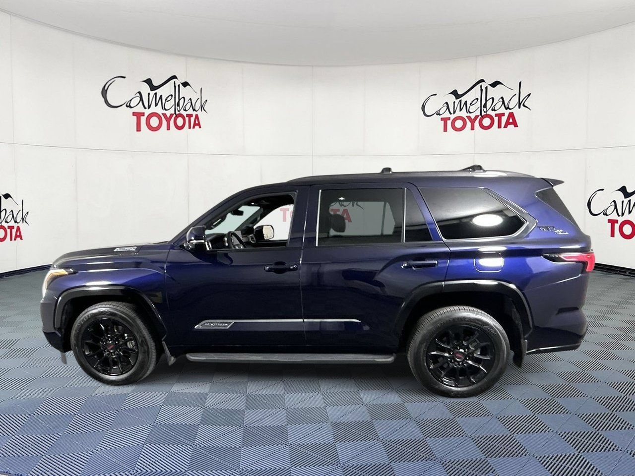 Used 2025 Toyota Sequoia Platinum w/ TRD Off-Road Package AWD/4WD image 4