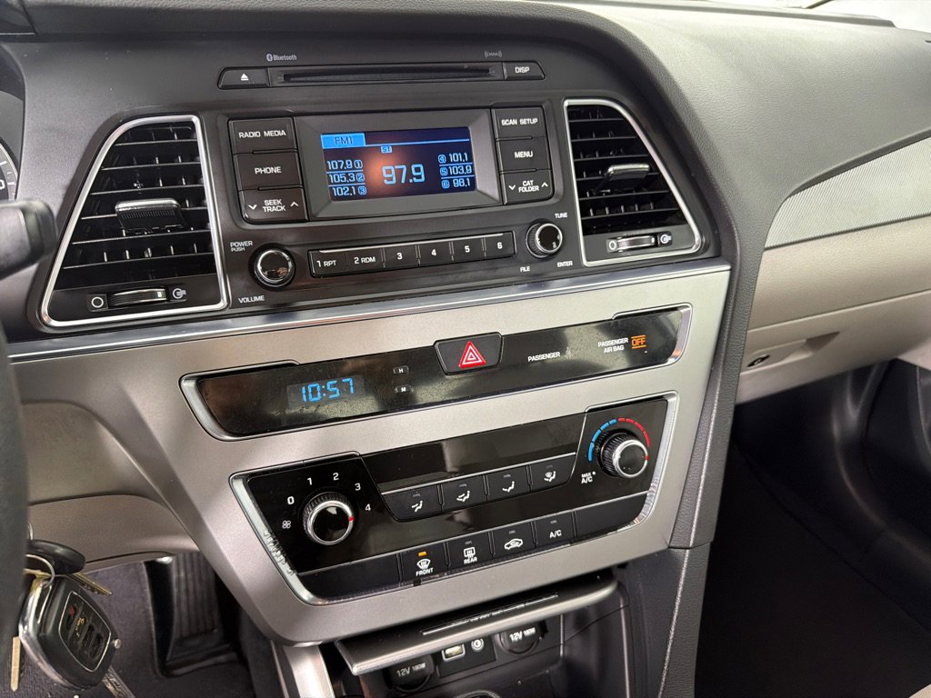 Used 2015 Hyundai Sonata SE FWD image 13