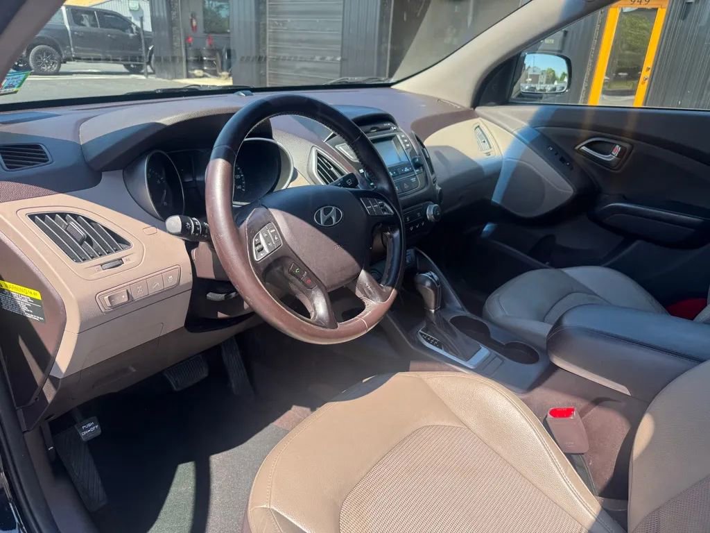 Used 2015 Hyundai Tucson SE AWD/4WD image 5