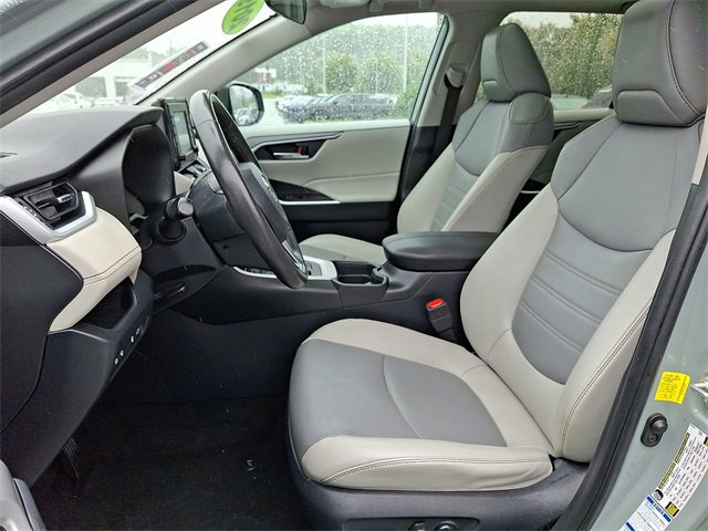 Used 2019 Toyota RAV4 XLE Premium image 13