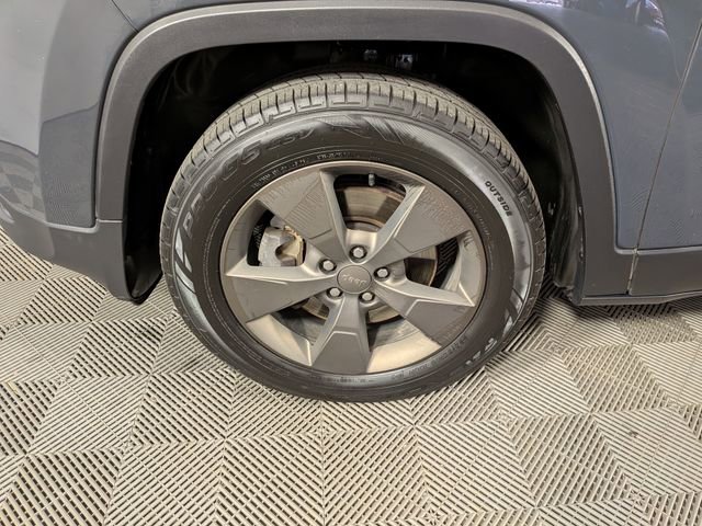 Used 2016 Jeep Cherokee 75th Anniversary AWD/4WD image 32