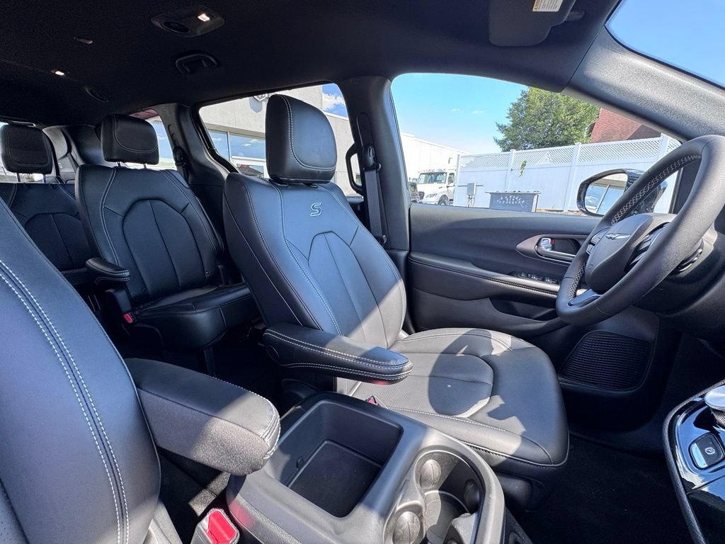 Used 2026 Chrysler Pacifica Select w/ S Appearance Package FWD image 20