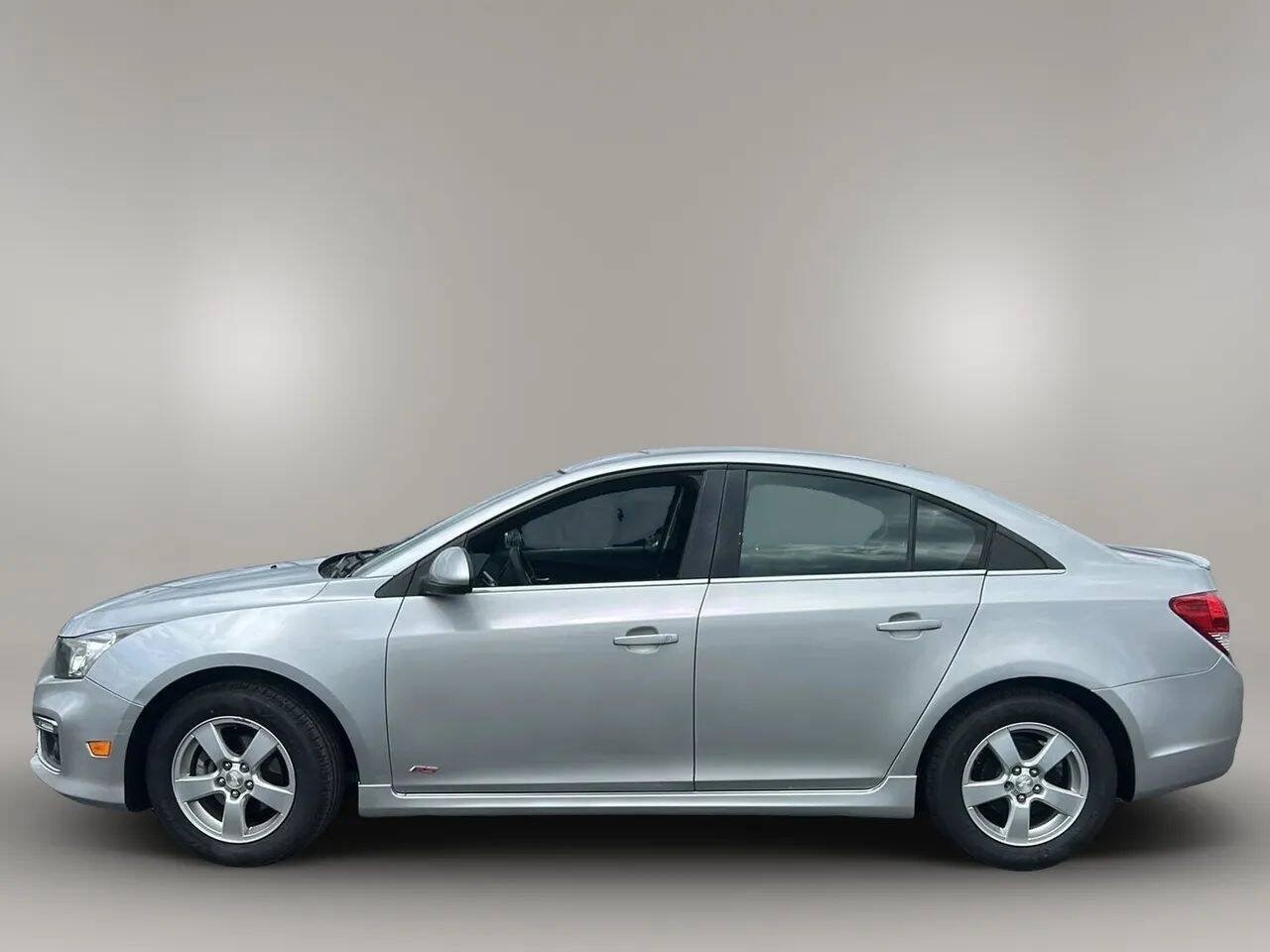 Used 2016 Chevrolet Cruze LT FWD image 4