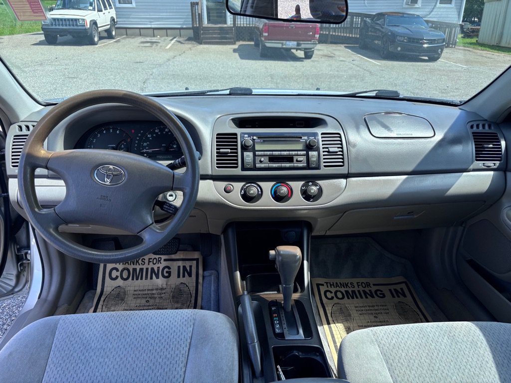 Used 2004 Toyota Camry FWD image 14