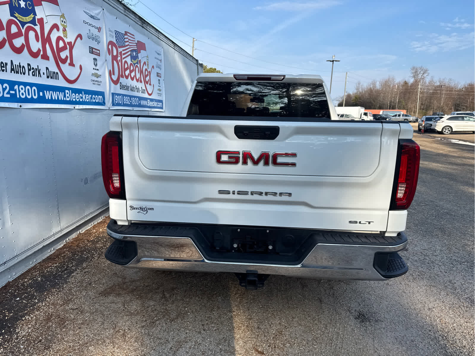 Used 2024 GMC Sierra 1500 SLT image 4