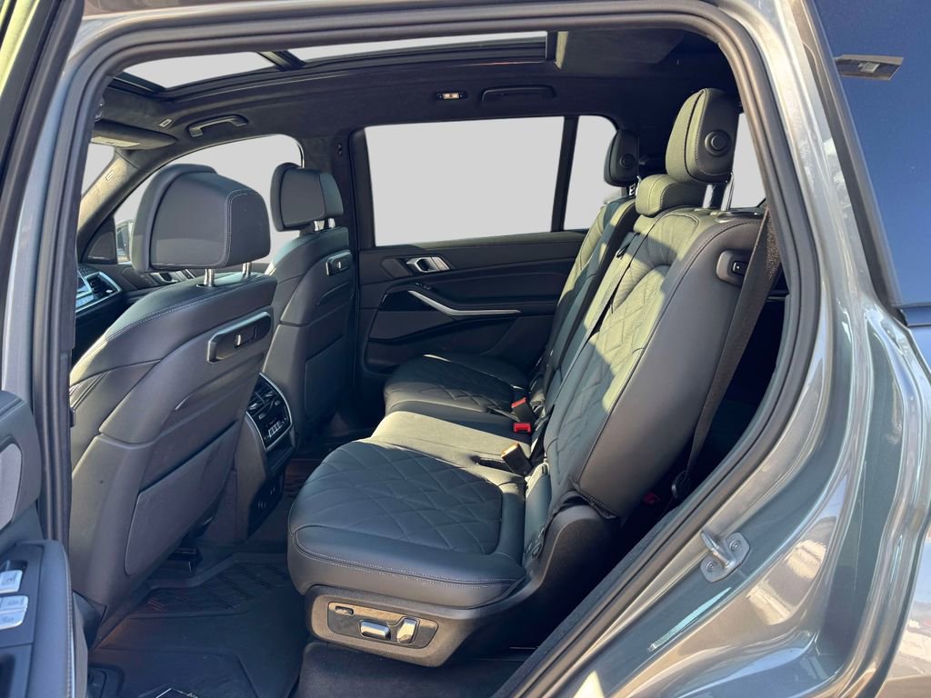 Certified 2025 BMW X7 xDrive40i w/ M Sport Package AWD/4WD image 11