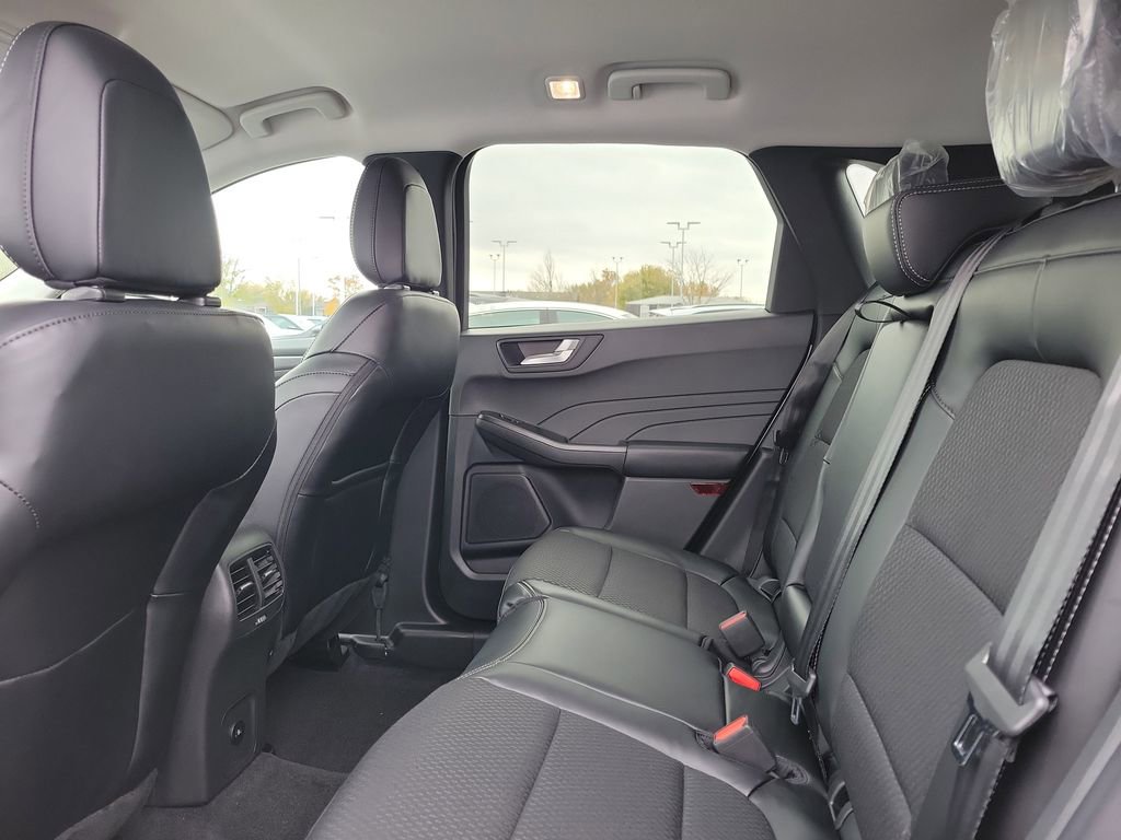 New 2026 Ford Escape SE image 13