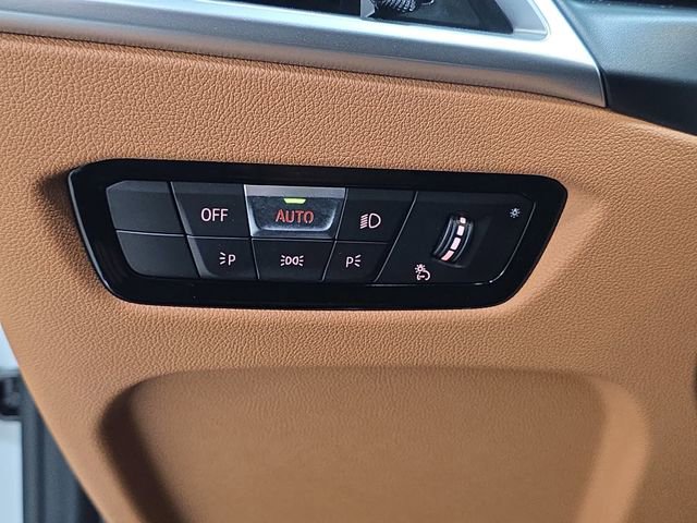 Certified 2025 BMW 330i xDrive Sedan w/ Convenience Package image 21