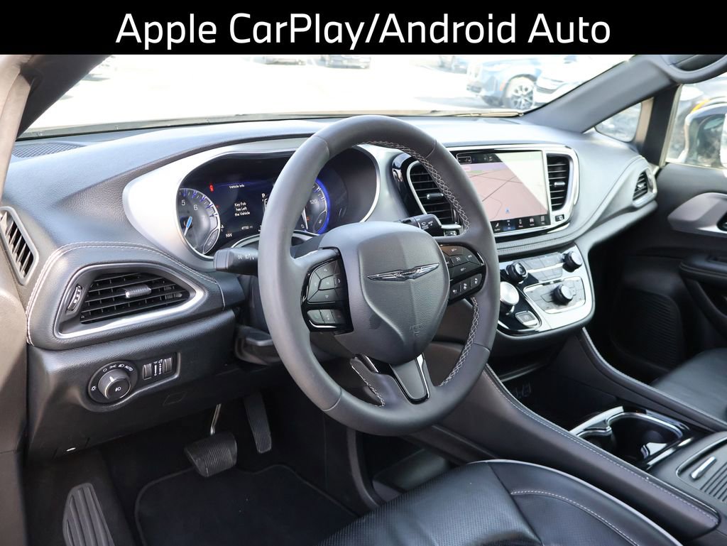 Used 2025 Chrysler Pacifica Limited image 21