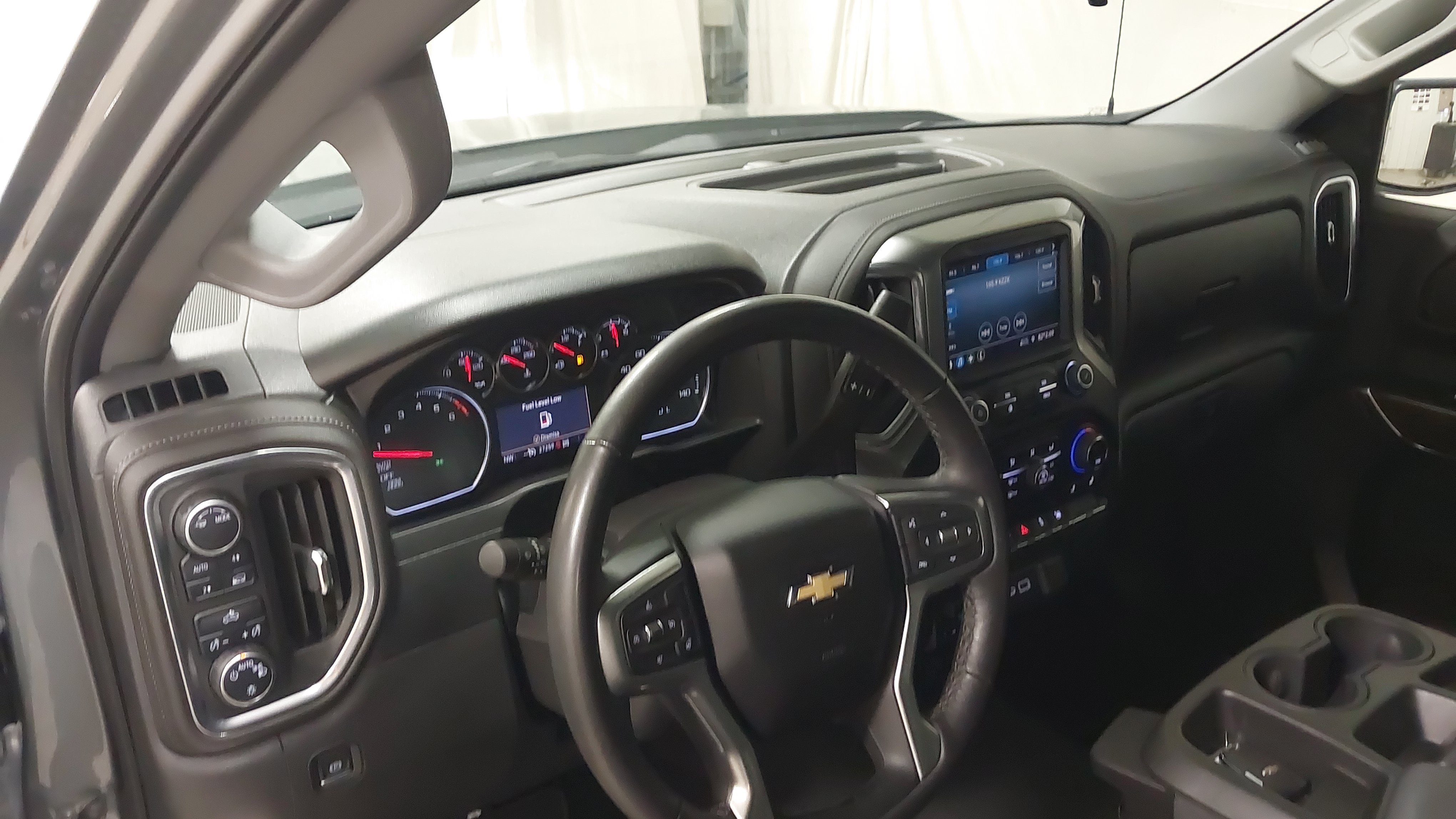 Used 2021 Chevrolet Silverado 1500 LT AWD/4WD image 17