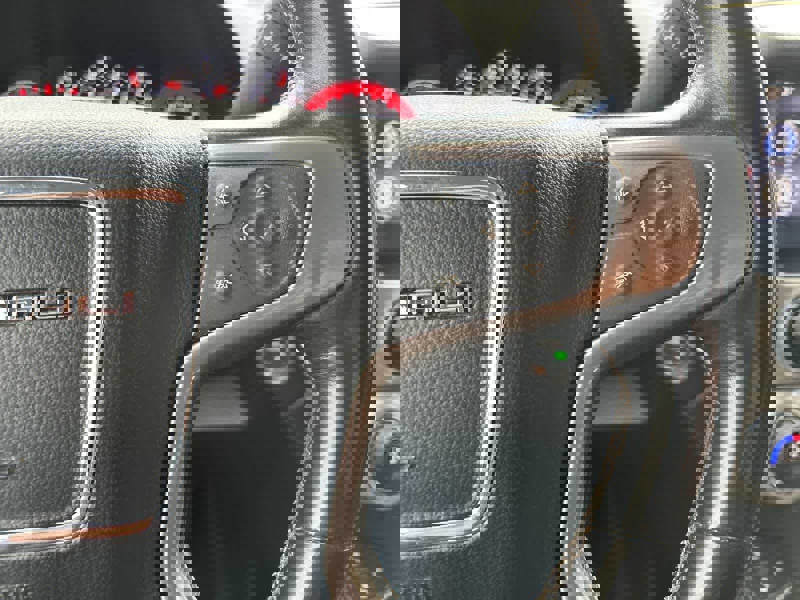 Used 2015 GMC Yukon Denali w/ Open Road Package image 12