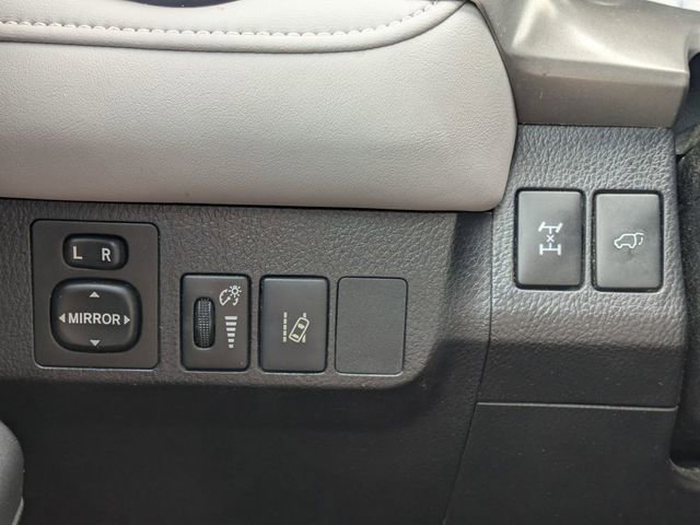 Used 2017 Toyota RAV4 XLE AWD/4WD image 14
