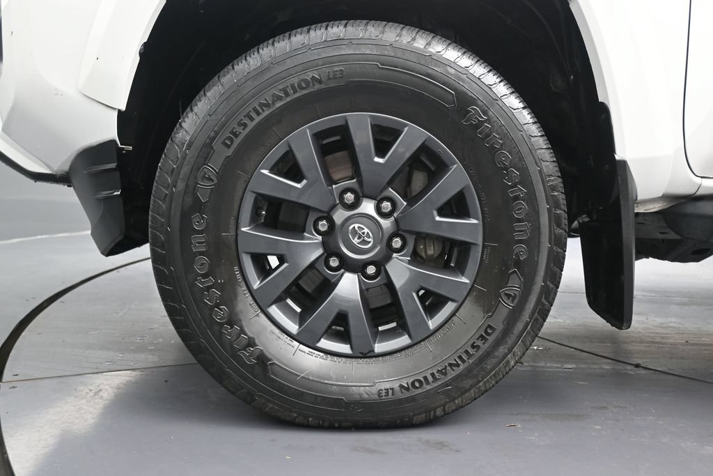 Used 2023 Toyota Tacoma SR5 AWD/4WD image 10