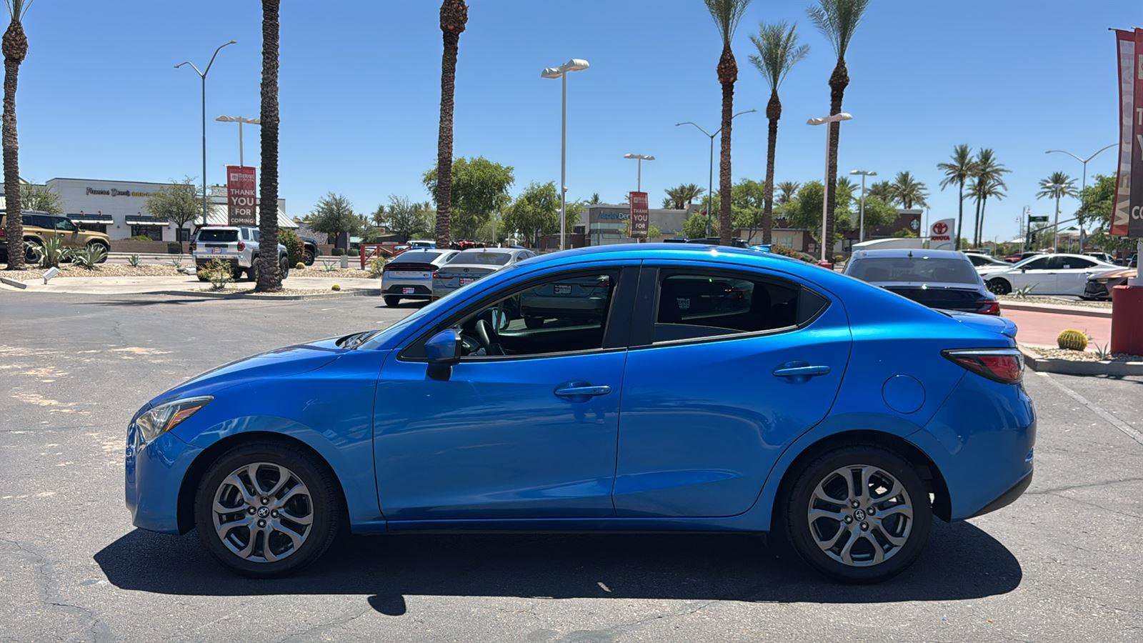 Used 2019 Toyota Yaris LE FWD image 4