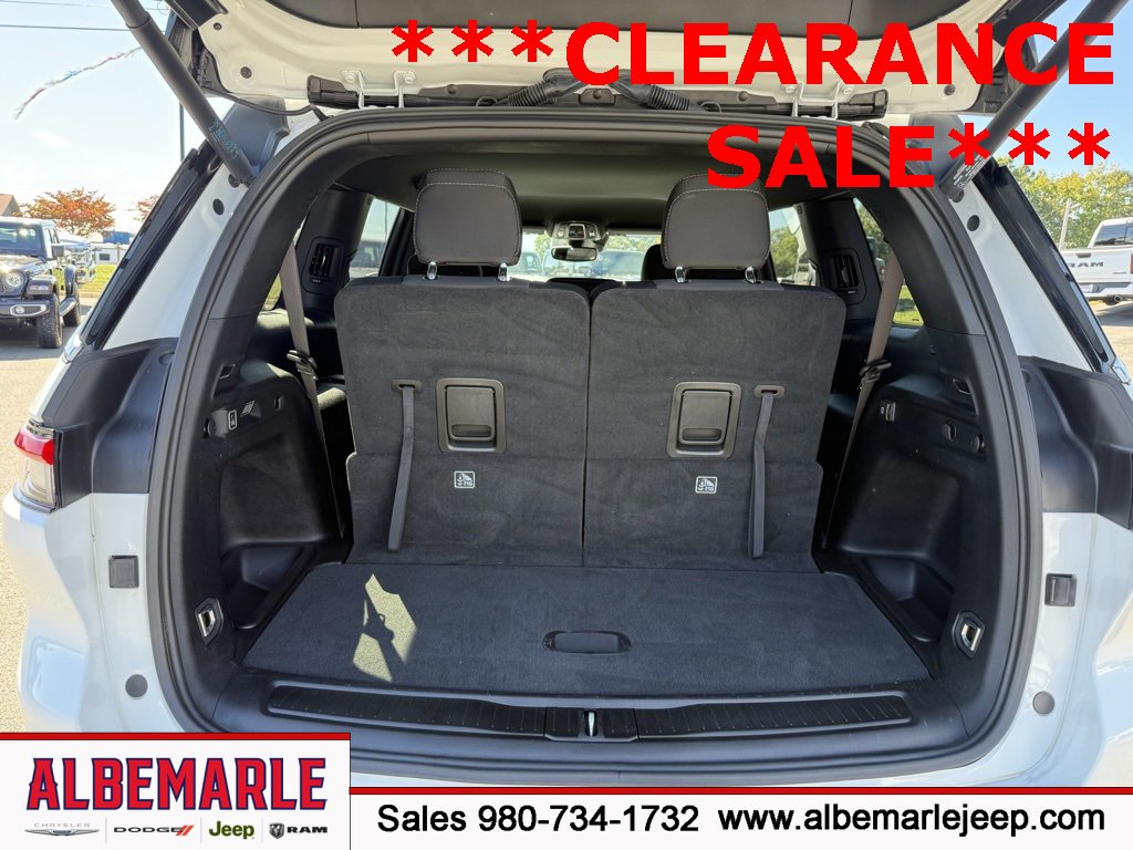 Used 2024 Jeep Grand Cherokee L Laredo w/ Luxury Tech Group I image 5