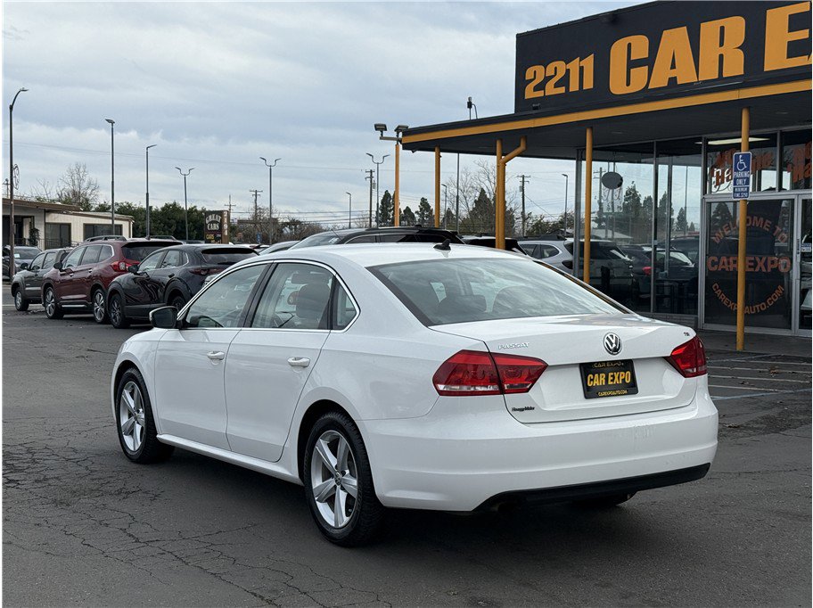 Used 2015 Volkswagen Passat 1.8T Limited Edition FWD image 4