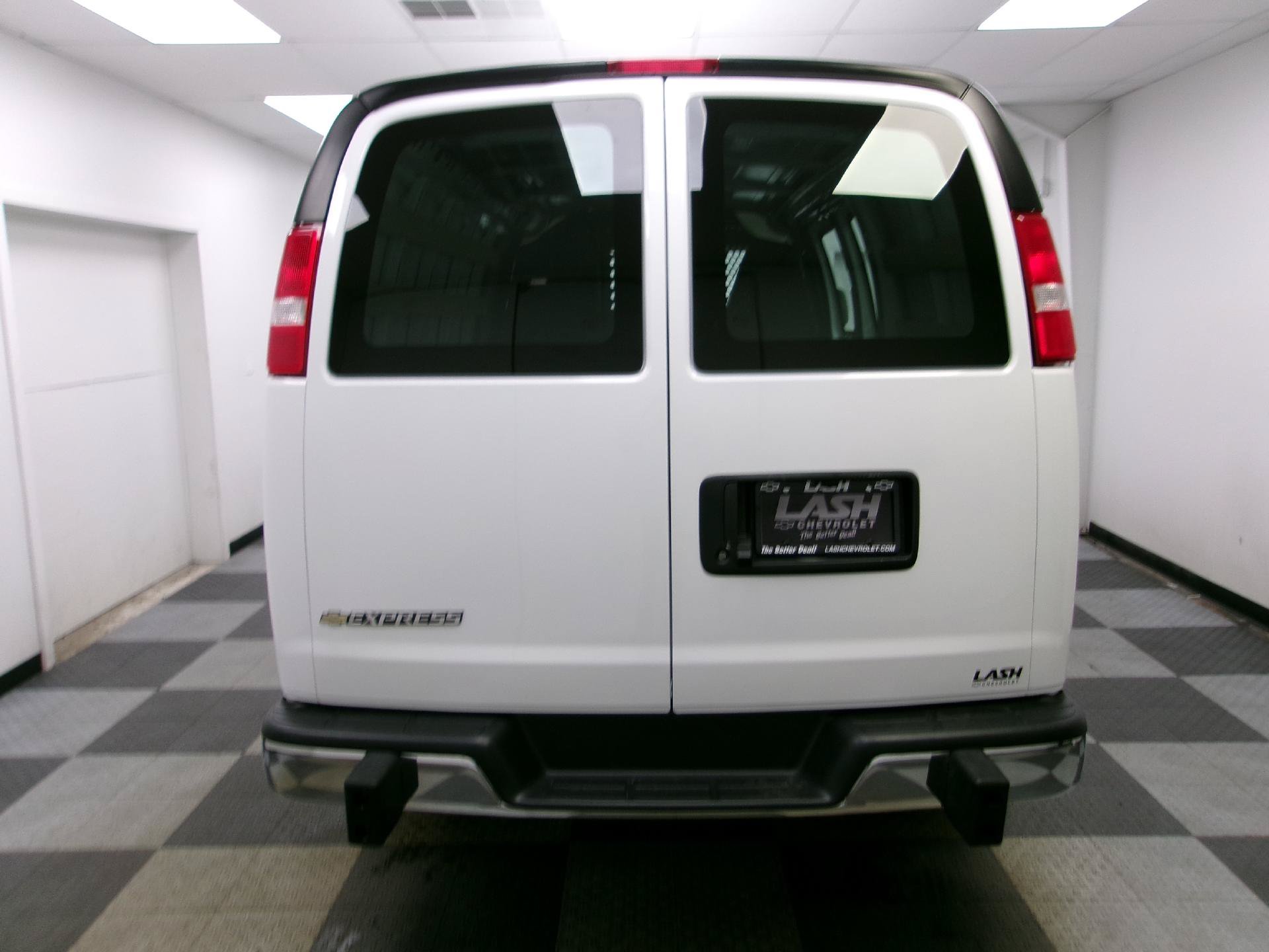Used 2025 Chevrolet Express 2500 w/ Driver Convenience Package RWD image 10