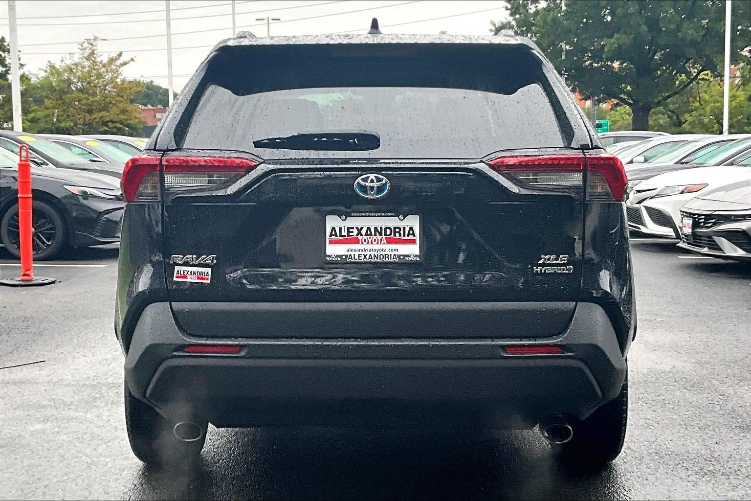 Used 2023 Toyota RAV4 XLE w/ Convenience Package AWD/4WD image 4