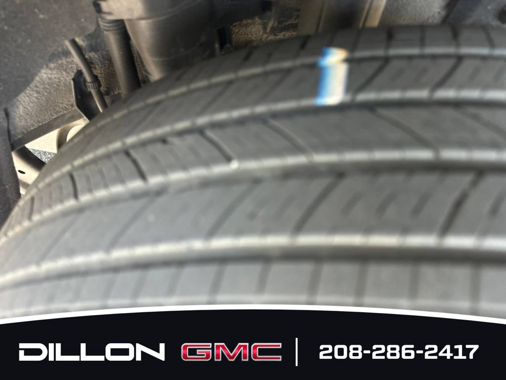 Used 2025 Toyota RAV4 XLE AWD/4WD image 18