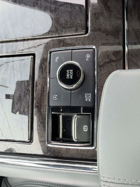 Used 2018 Lincoln Navigator Reserve w/ Technology Package AWD/4WD image 22