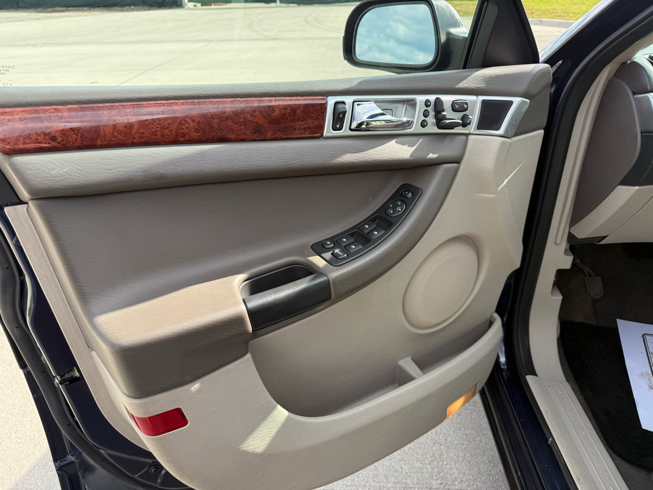 Used 2004 Chrysler Pacifica 2WD image 13