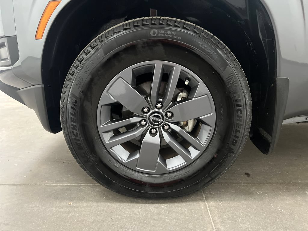 Used 2025 Nissan Frontier SV w/ Tow Package RWD image 30