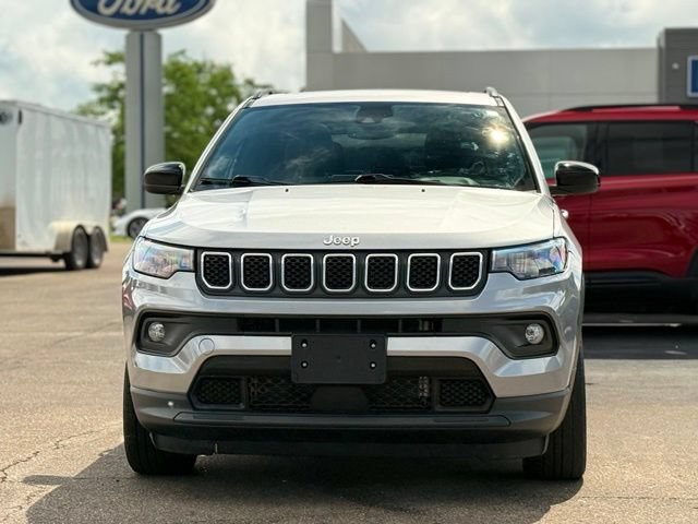 Used 2023 Jeep Compass Latitude w/ Sun and Sound Group AWD/4WD image 35