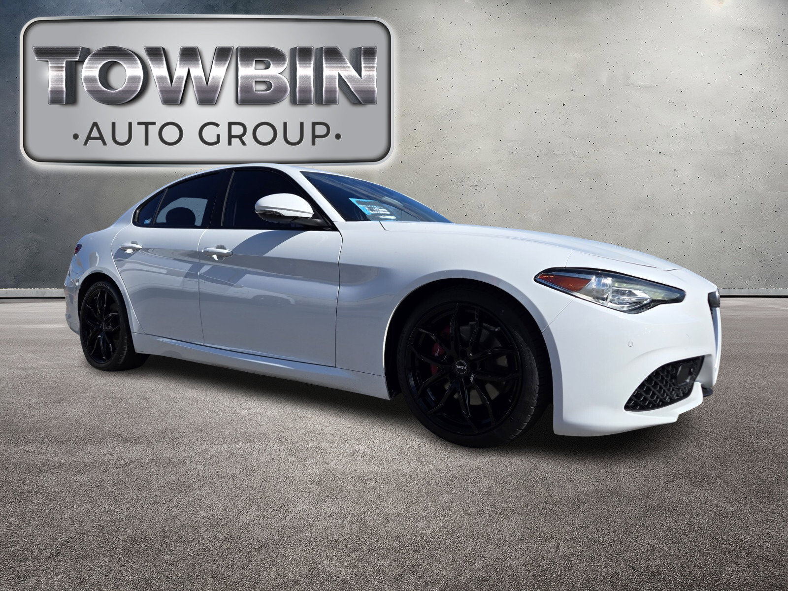 Used 2018 Alfa Romeo Giulia Ti Sport w/ Quick Order Package 22U Sport image 2