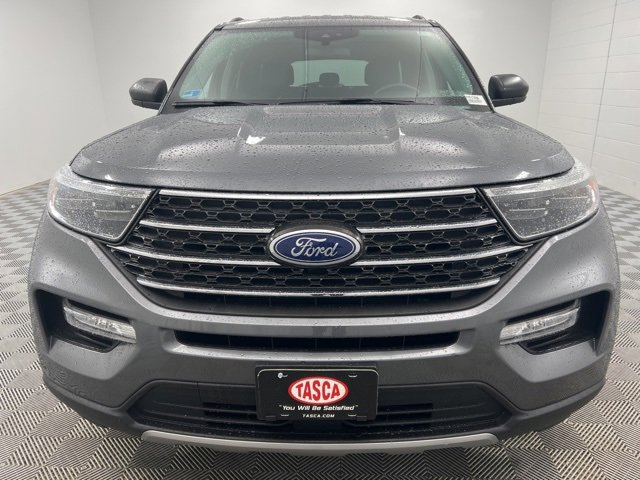 Used 2022 Ford Explorer XLT w/ Equipment Group 202A image 3