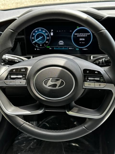 Certified 2025 Hyundai Elantra Limited FWD image 27