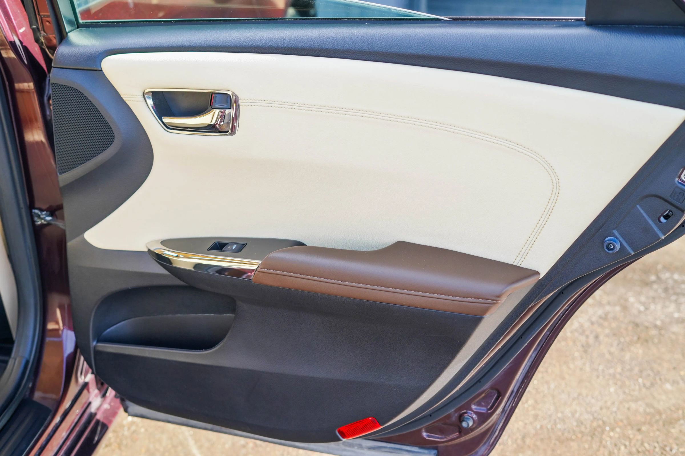 Used 2013 Toyota Avalon XLE Touring image 29