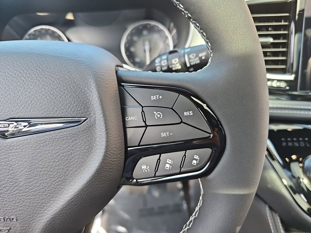 New 2026 Chrysler Pacifica Limited w/ S Appearance Package image 20