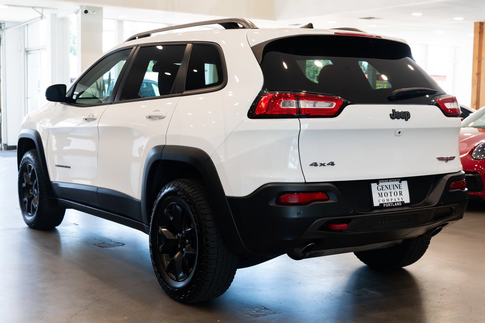 Used 2018 Jeep Cherokee Trailhawk w/ Comfort/Convenience Group AWD/4WD image 6