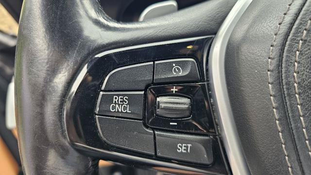Used 2019 BMW 530e xDrive w/ Convenience Package AWD/4WD image 16