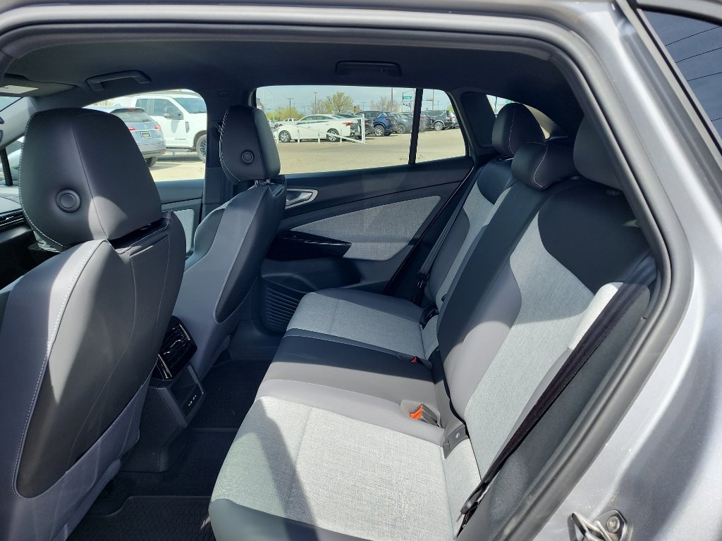 Used 2025 Volkswagen ID.4 Pro image 12