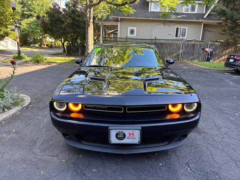 Used 2019 Dodge Challenger SXT AWD/4WD image 8